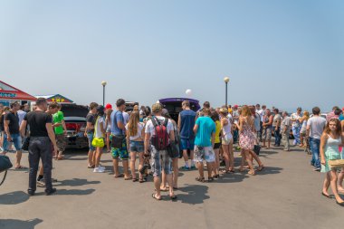 araba ses gösterisi.