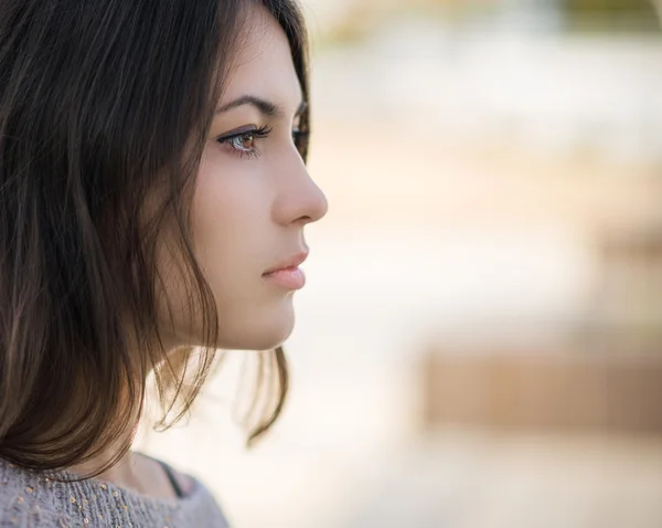 Mädchen im Profil. — Stockfoto