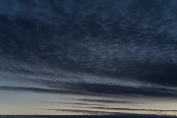 Dramatiska solnedgången. — Stockfoto