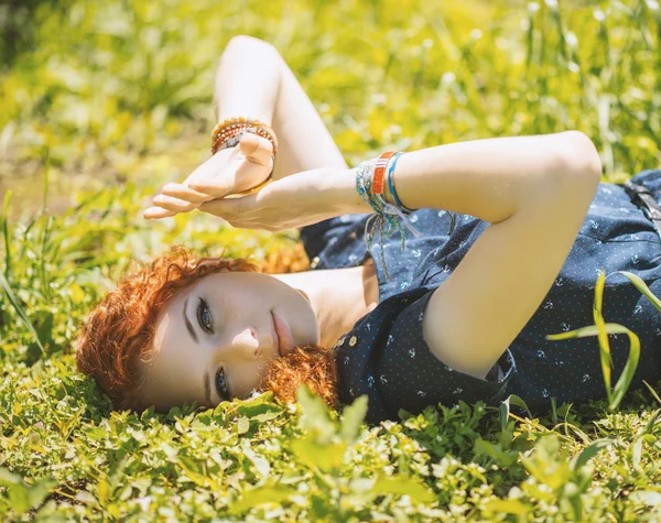 Portrait of a beautiful redhead girl. — Stock Photo, Image