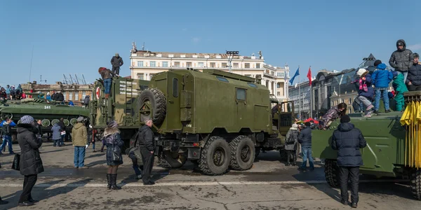 Moderne Russische gepantserde voertuigen. — Stockfoto