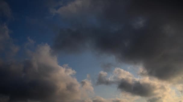 Bewegte Wolken. — Stockvideo