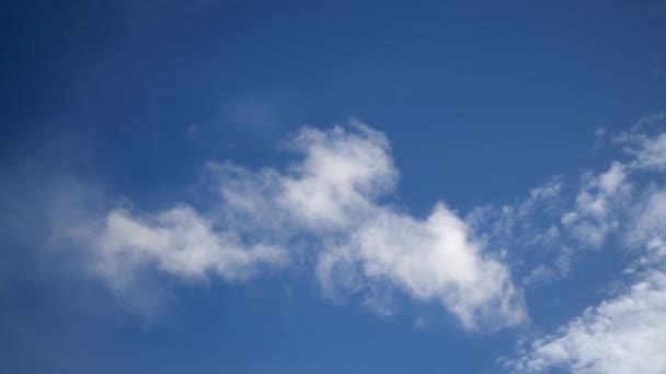 nuages dans le ciel.