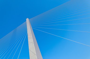 Köprü kablo parçası kaldı.