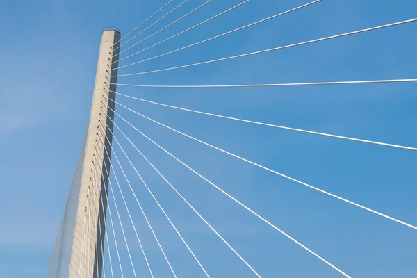 Fragment der Schrägseilbrücke. — Stockfoto