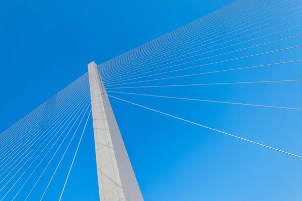 Fragment der Schrägseilbrücke. — Stockfoto