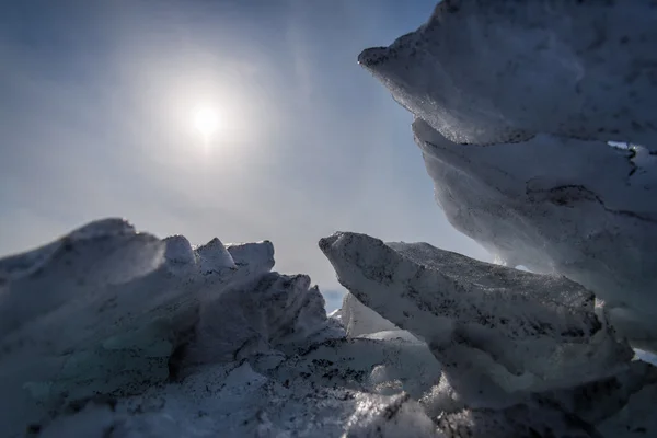 Schmutziges Eisgestein. — Stockfoto