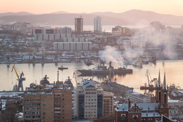 Nava mare anti-submarin "Amiralul Panteleyevg ". — Fotografie, imagine de stoc