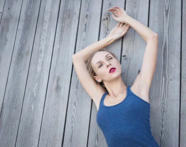 Portrait of a beautiful woman. — Stock Photo, Image