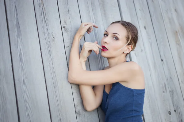 Porträt einer schönen Frau. — Stockfoto