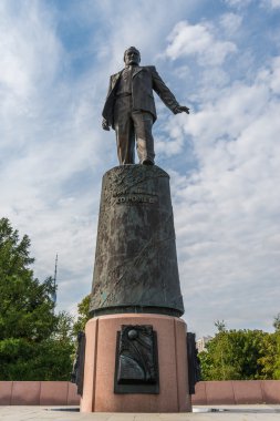 Sergey Korolev heykeli.