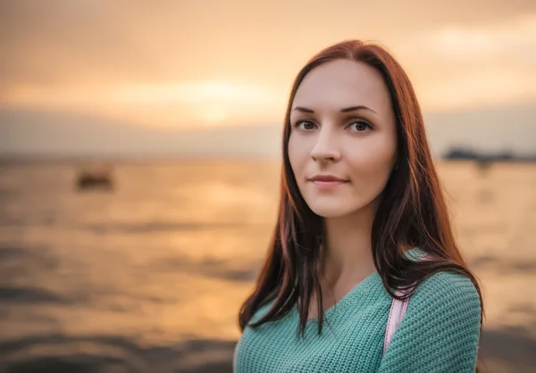 Retrato de uma mulher bonita. — Fotografia de Stock