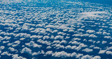 gökyüzündeki bulutlar.