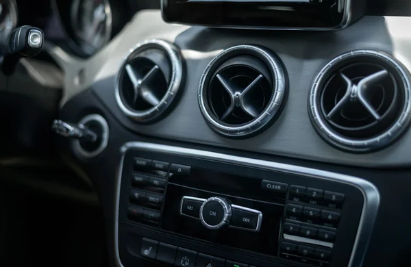 Cockpit carro moderno . — Fotografia de Stock