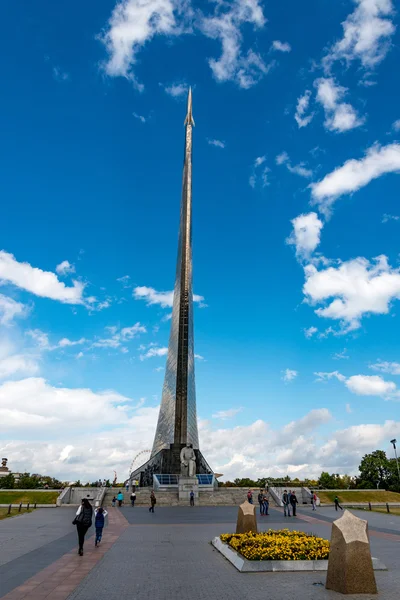 Пам'ятник підкорювачам космосу . — стокове фото