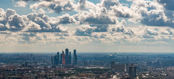 Vista aérea del paisaje urbano de Moscú . — Foto de Stock