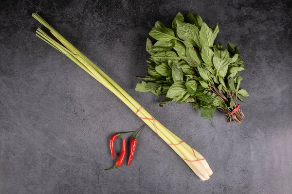Typical Thai Cooking Ingredients Including Sweet Thai Basil Hot Red — Stock Photo, Image