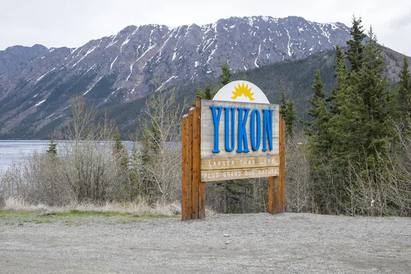 Segnaletica Yukon al confine dell'Alaska — Foto Stock