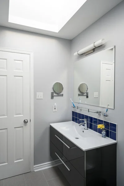 Newly Renovated Bathroom — Stock Photo, Image