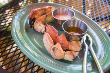 Pişmiş taş Yengeç bacakları