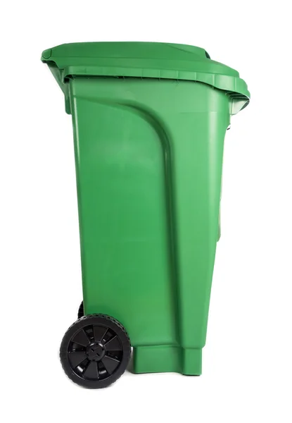 Зеленый компост и контейнер для переработки, изолированный на белом — стоковое фото