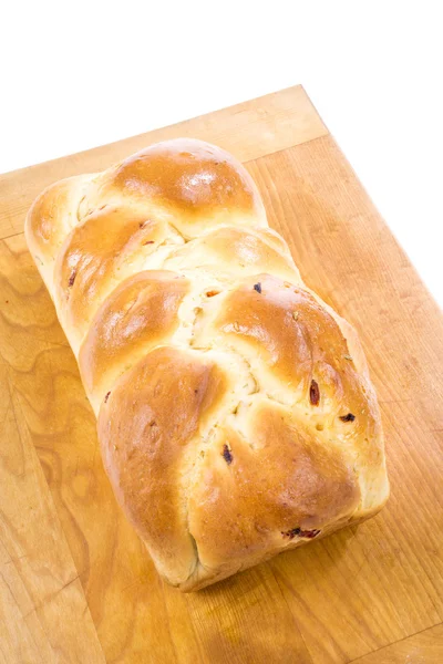 Buatan rumah Fancy Braided Herb dan Roti Tomat Sundry on a Cutting Board — Stok Foto