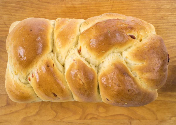 Herb trançado extravagante caseiro e pão de tomate Sundried — Fotografia de Stock