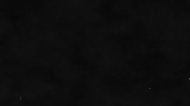 Parçacıklarla Soyut Duman. Sis ve Buhar Etkisi. Haze arka planı. İzole Arkaplanda Yüzen Gerçekçi Bir Duman Bulutu.