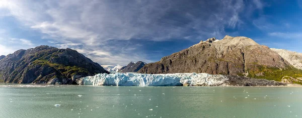 Vista Panorámica Del Glaciar Margerie Rodeado Enormes Montañas Glacier Bay —  Fotos de Stock