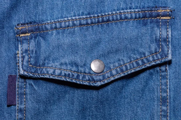 Κοντινό Πλάνο Της Τσέπης Του Μπλε Τζιν Πουκάμισο Έννοιες Καταστημάτων — Φωτογραφία Αρχείου