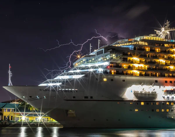 Nassau Bahamas August 2019 Beautiful Carnival Liberty Cruise Ship Docked — Stockfoto