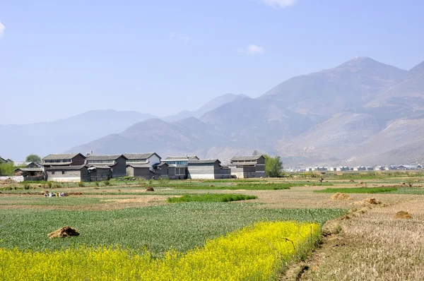 Campo de aldeia de China Yunnan — Fotografia de Stock
