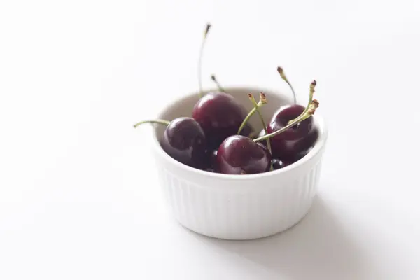 A pot of fresh cherries — Stock Photo, Image