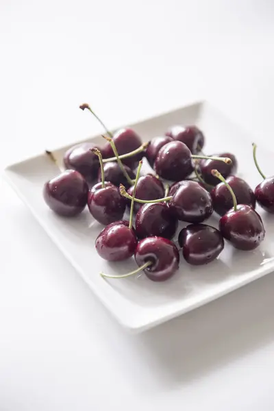 A pot of fresh cherries — Stock Photo, Image