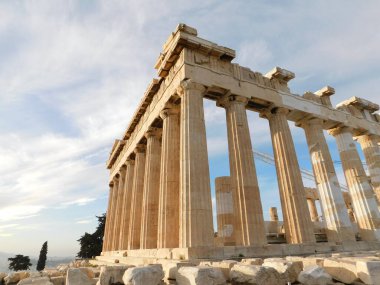 Atina, Yunanistan 'da yenilenmekte olan Tanrıça Athena' nın antik tapınağı Parthenon 'un manzarası