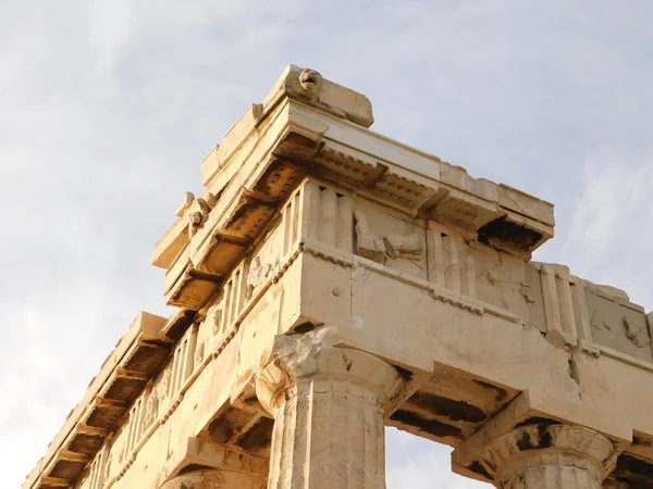 Vista Una Esquina Superior Del Partenón Antiguo Templo Diosa Atenea —  Fotos de Stock
