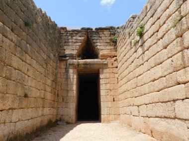 Yunanistan 'ın Mycenae kentinde Atreus' un Hazinesi olarak bilinen antik bir Miken kraliyet mezarı.