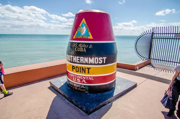 De Key West Florida Buoy teken markering van het zuidelijkste punt op — Stockfoto