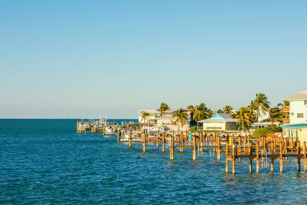 Florida Schlüssel Fischerboote in türkisblauem tropischen Wasser — Stockfoto