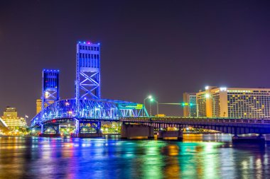 St John's River ve Jacksonville Florida manzarası akşamı 