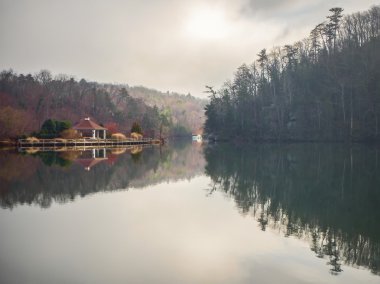 Baca rock ve lake lure yakınındaki doğa sayısı