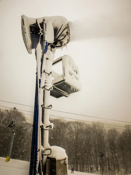 Streszczenie sceny ośrodka narciarskiego podczas burzy śnieżnej — Zdjęcie stockowe