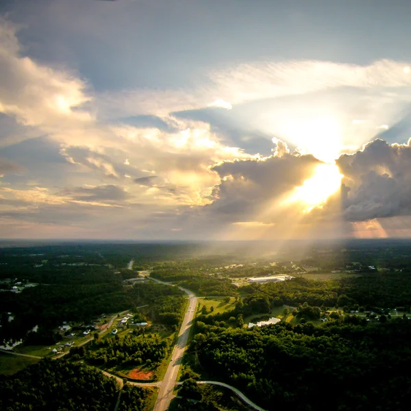 Ciel et nuages coucher de soleil paysage au-dessus de la Caroline du Sud york — Photo