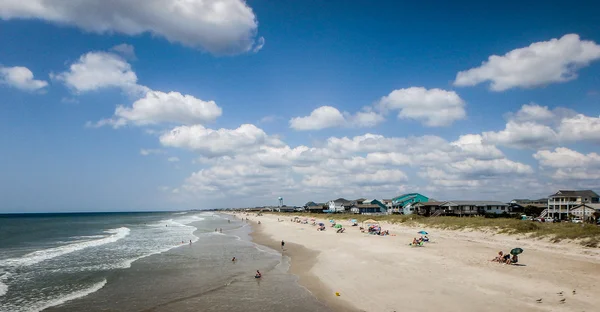 Vistas panorâmicas na praia da ilha de carvalho carolina do norte — Fotografia de Stock