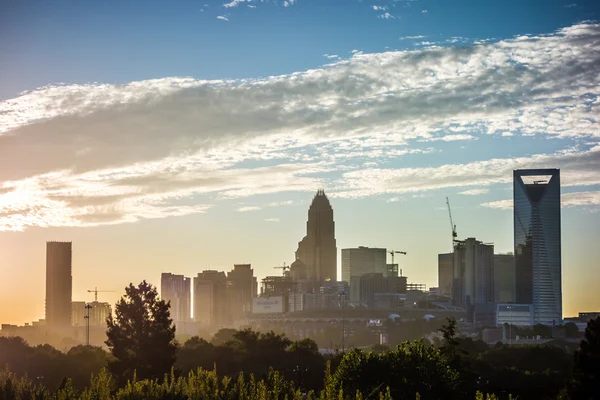 Fantastisk soluppgång över charlotte north carolina — Stockfoto