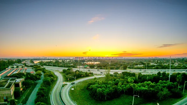 Napkelte felett város floridai Miamiban — Stock Fotó