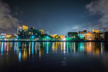 nehir kenarında kurulu yürümek sahneleri wilmington nc geceleri