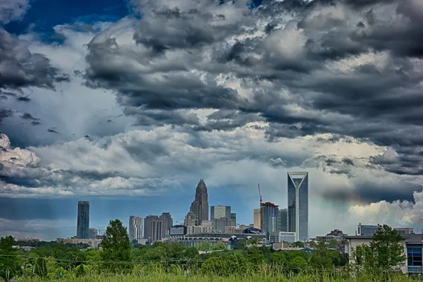 Fantastische zonsopgang boven charlotte north carolina — Stockfoto