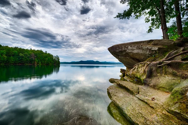 Belles scènes de paysage au lac jocassee carolina sud — Photo