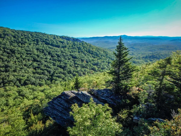 Natur spår scener till calloway topp norra Carolina — Stockfoto